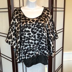 NWT Kennar Black and silver top